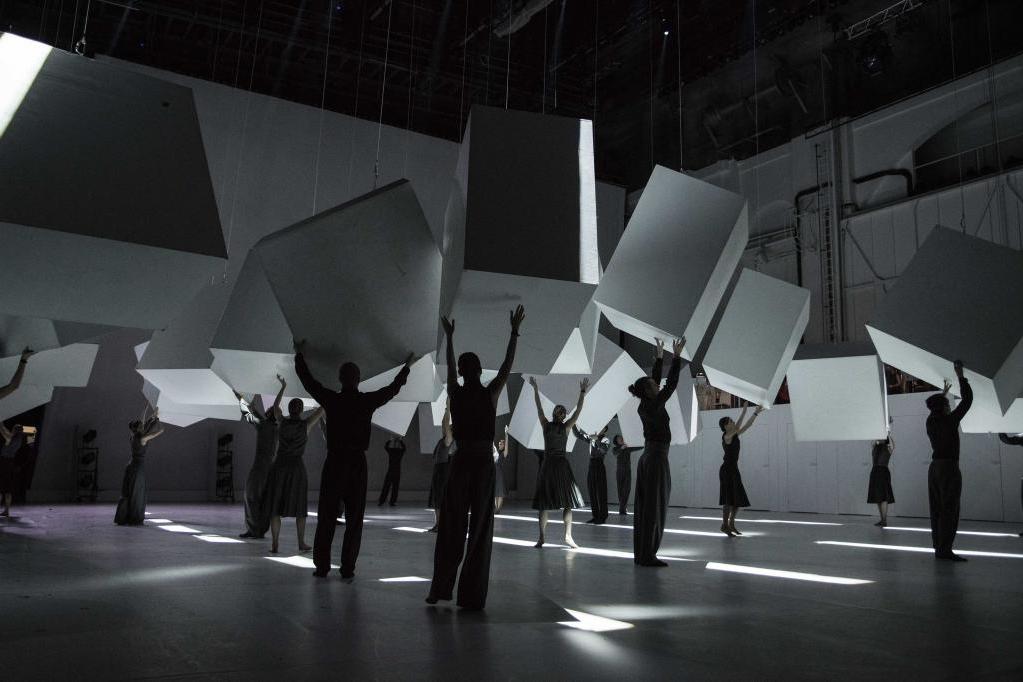 Культовый балет "Игра", поставленный в Парижской опере, покажут в России на больших экранах