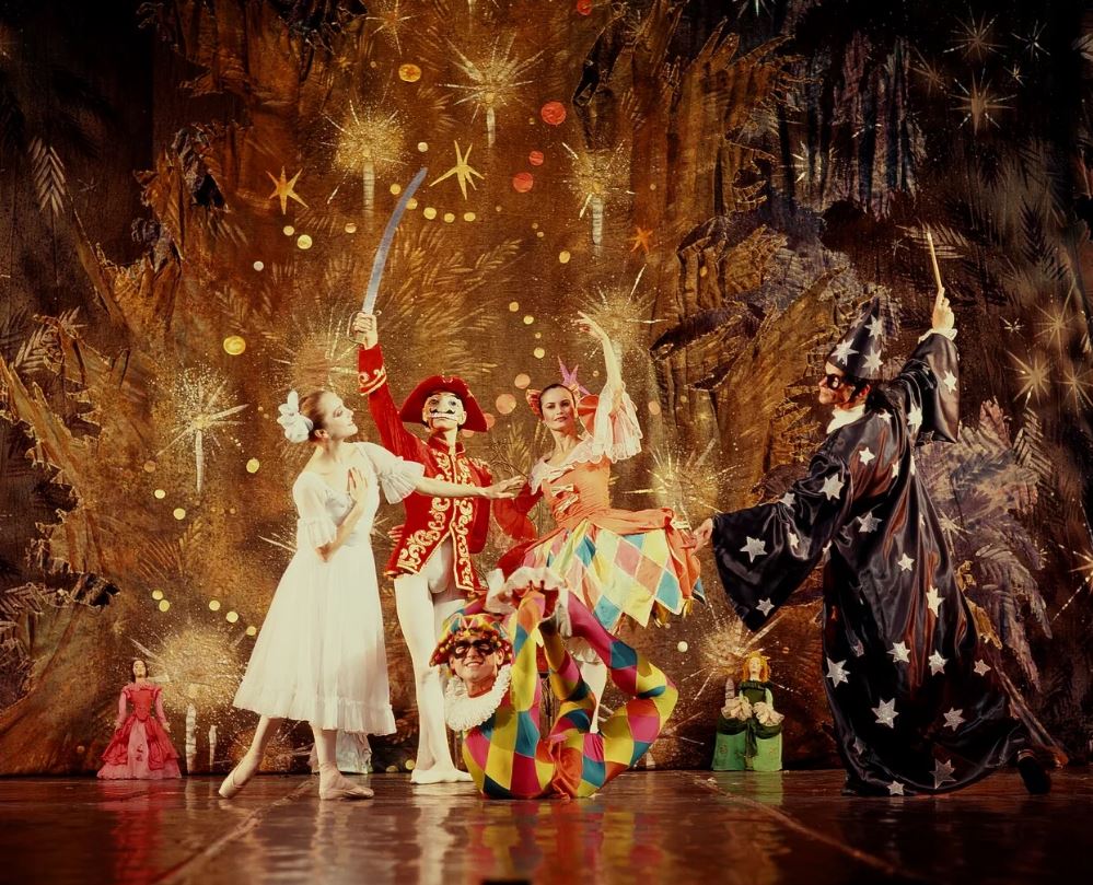 Что не успели перед Новым годом, покажут на Рождество: "Щелкунчик" в Мариинском театре