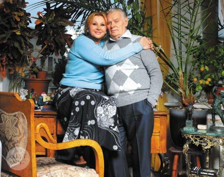 Он был всего месяц женат, когда с ней познакомился. Наталья Селезнева увела мужа из семьи и не жалеет об этом