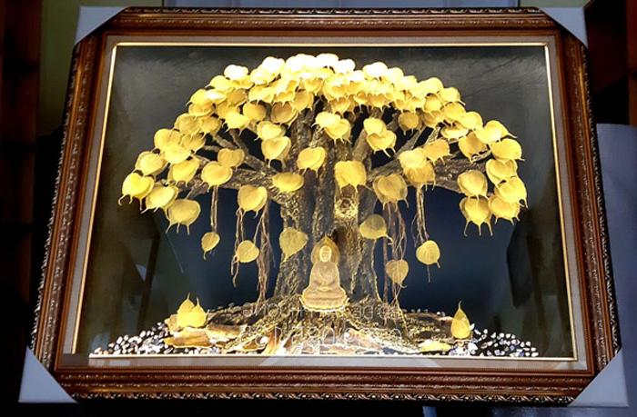 Самое сложное - это идея: художник создает настоящие произведения из опавших листьев, и цена доходит до 5000 долларов
