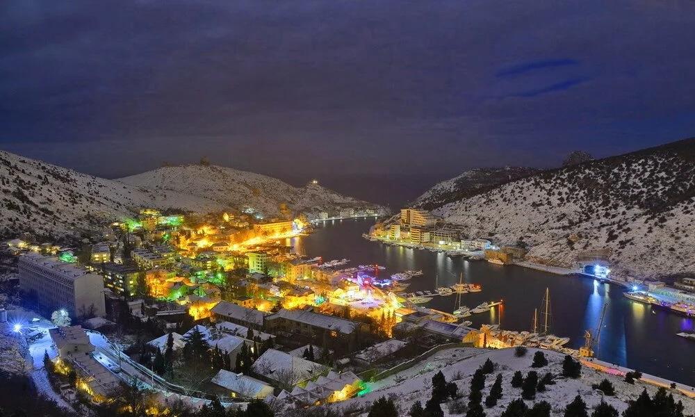 Достойная конкуренция пляжному сезону: города Крыма оказались переполнены туристами на новогодних праздниках