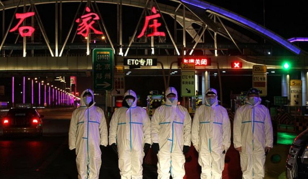 Менее 300 случаев – и города-миллионники закрывают на карантин. Власти Китая перекрыли еще два города-соседа Пекина