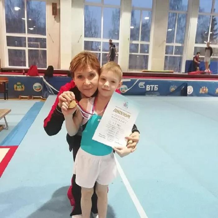 Поставил мировой рекорд и впечатлил Ягудина: что известно о 9-летнем Андрее Киселеве, финалисте шоу «Я почти знаменит»