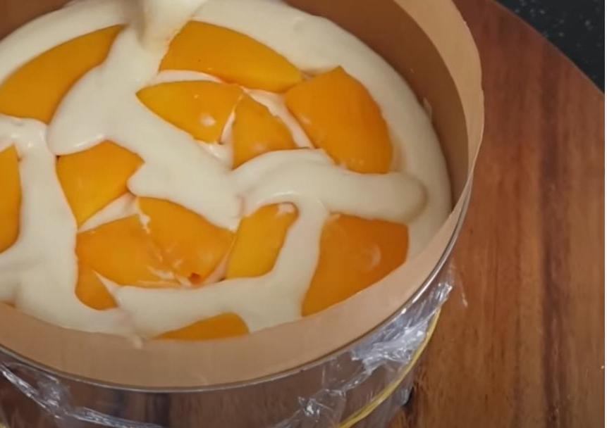 Восхитительно вкусный и красивый фруктово-желейный чизкейк с ванильным бисквитом: домочадцы будут в восторге