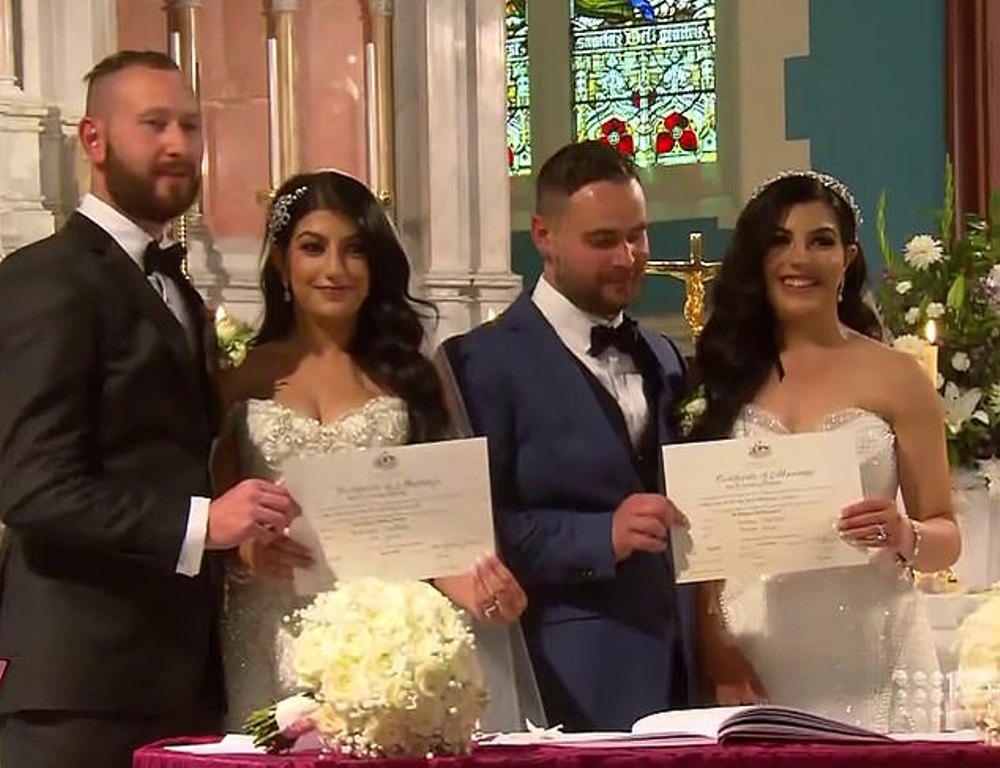 Сыграли свадьбу в один день: две сестры вышли замуж за двух братьев