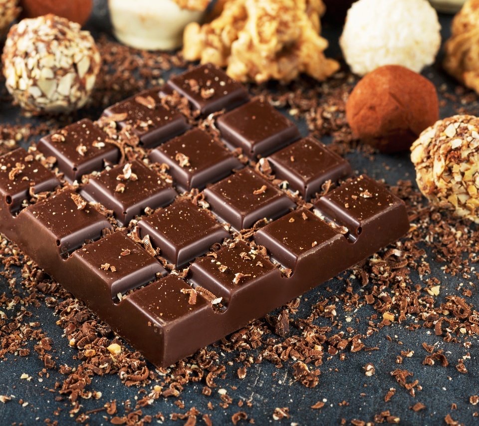 Теобромин заставляет наше сердце биться чаще: 7 научных объяснений, почему шоколад делает нас счастливее