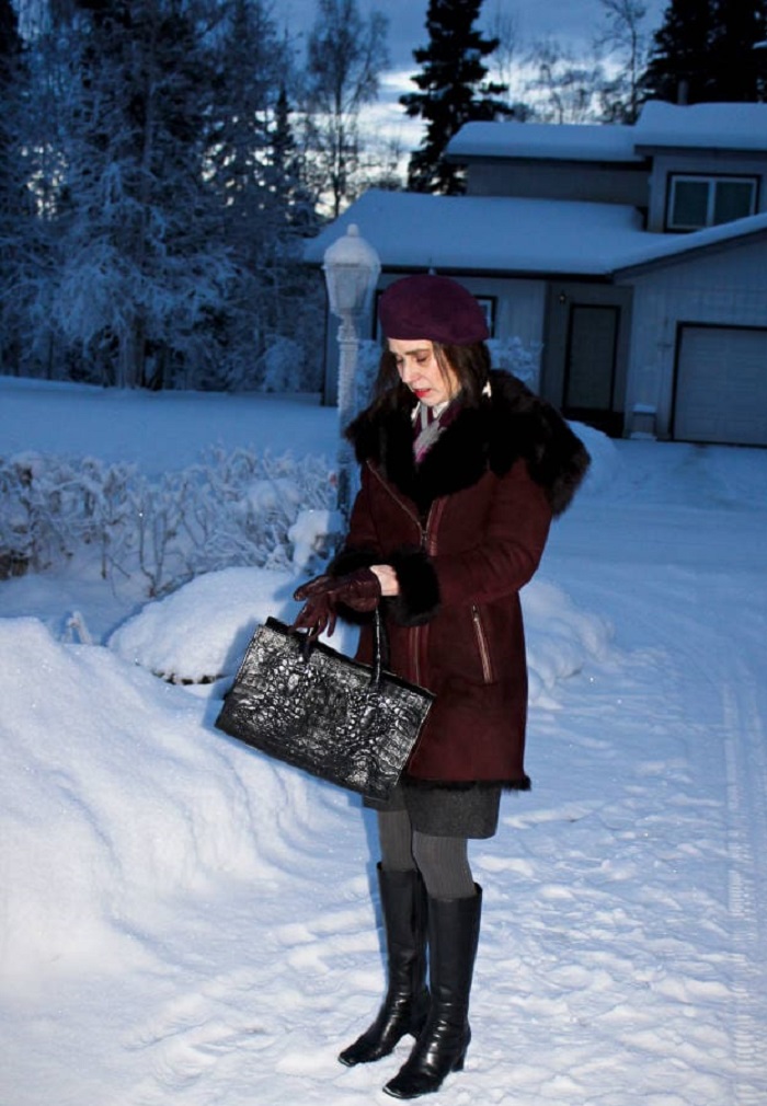 Как выглядеть шикарно даже в сильные морозы: женщина, живущая на Аляске, продемонстрировала несколько стильных образов
