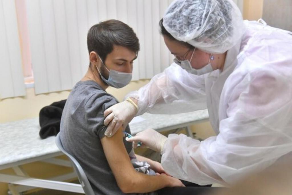 Российским препаратом «Спутник V» вакцинировались более 1,5 млн человек