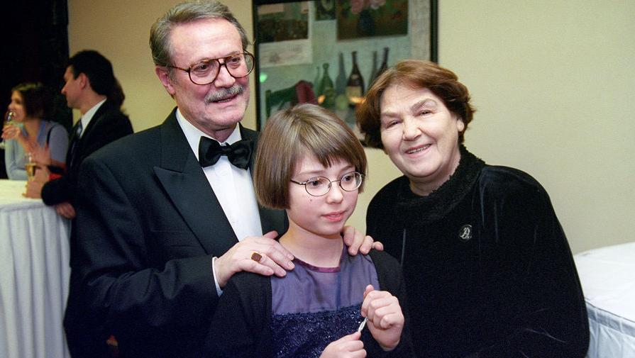 Прожили вместе 62 года. Как живет Юрий Соломин после ухода любимой жены (трогательная история любви)