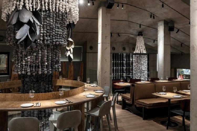 «Друзья просят "сделать" столик»: Ксения Собчак довольна популярностью своего открывшегося ресторана