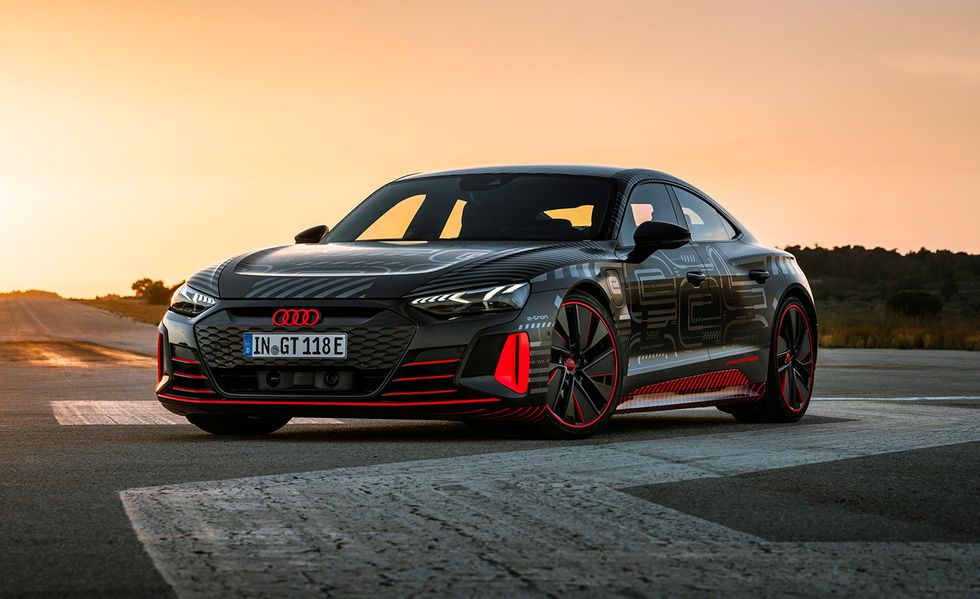 Электромобили, появление которых ожидается в ближайшие пять лет: Audi e-tron GT, BMW i4 и прочие