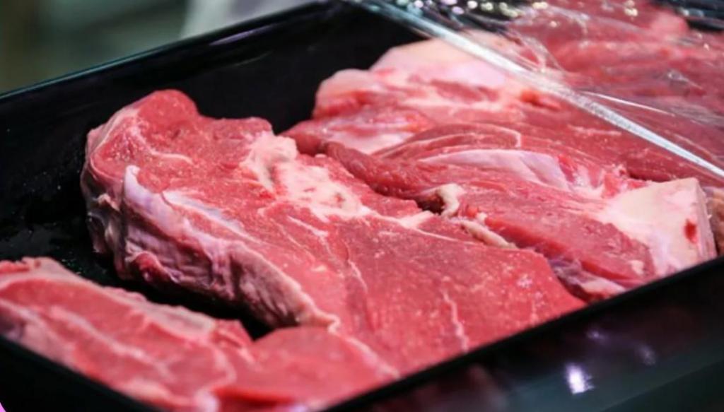 Искусственно выращенное мясо – экологичная и более дешевая альтернатива своему натуральному собрату, а еще – отличный способ предотвратить следующую пандемию