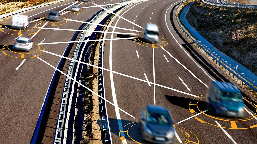Дороги будущего: Huawei создала датчики на светофоры и камеры для беспилотных автомобилей