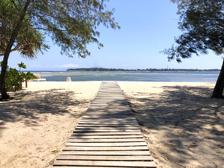 Вечеринка, романтика или райский отдых: какой из трех островов Гили в Индонезии больше всего подходит для отдыха в окружении белоснежных пляжей и кокосовых пальм