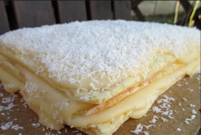 Нежный белоснежный торт "Ангел" украсит собой любой стол. И понравится любителям кокосовой выпечки