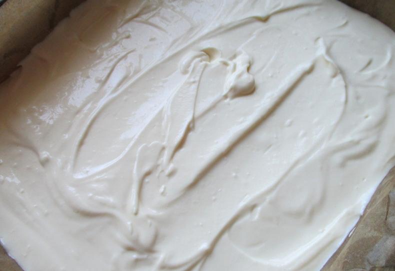 Торт "Радость" с творожной начинкой и инжиром: для вкуса и сладости иногда добавляю немного меда