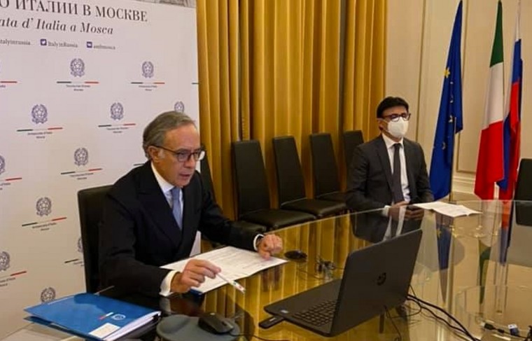 Итальянский посол привился российской вакциной от COVID-19 и похвалил препарат