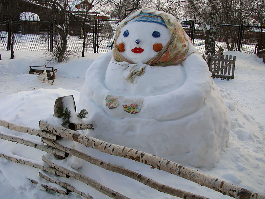 Снежные бабы и снеговики на Руси: защитники от злых духов и исполнители желаний