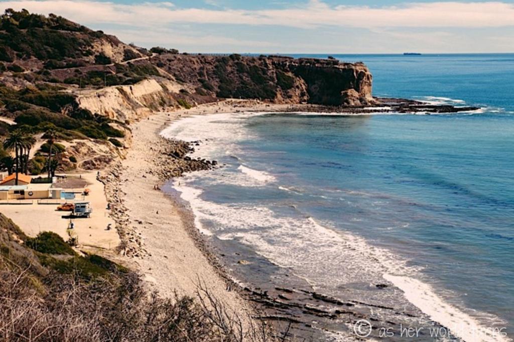 10 известных и красивых пляжей Калифорнии: Санта-Моника, Лагуна-Бич, Кристальная бухта и другие