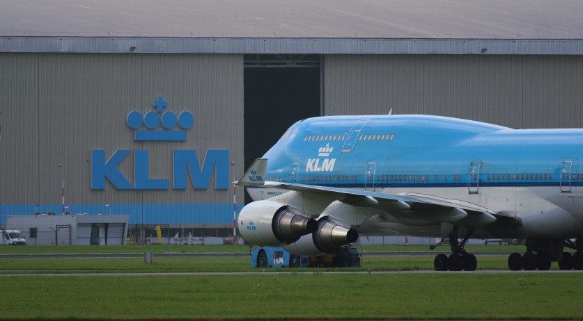KLM в далекие страны не летает, а с пассажиров требуется отрицательный тест: Нидерланды – страна с самыми жесткими мерами по коронавирусу