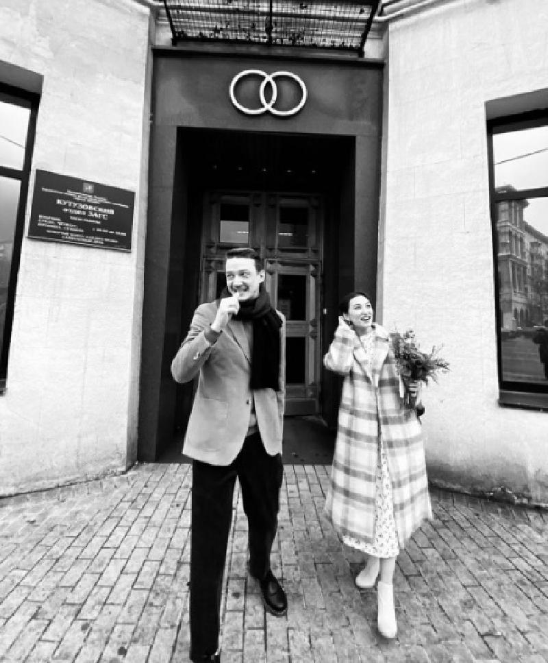 "У нас сегодня свадьба была быстрая": Сергей Гилев, казак Данила из сериала «Чики», женился