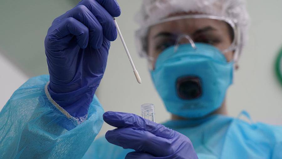 Россиянам заявили, что британский штамм коронавируса пока не представляет угрозы для жителей страны