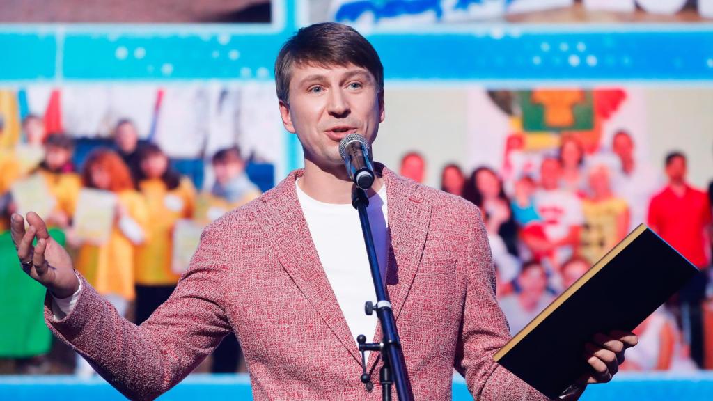 "Рад, что мне выпала честь": Алексей Ягудин стал ведущим турнира по фигурному катанию между командами Загитовой и Медведевой