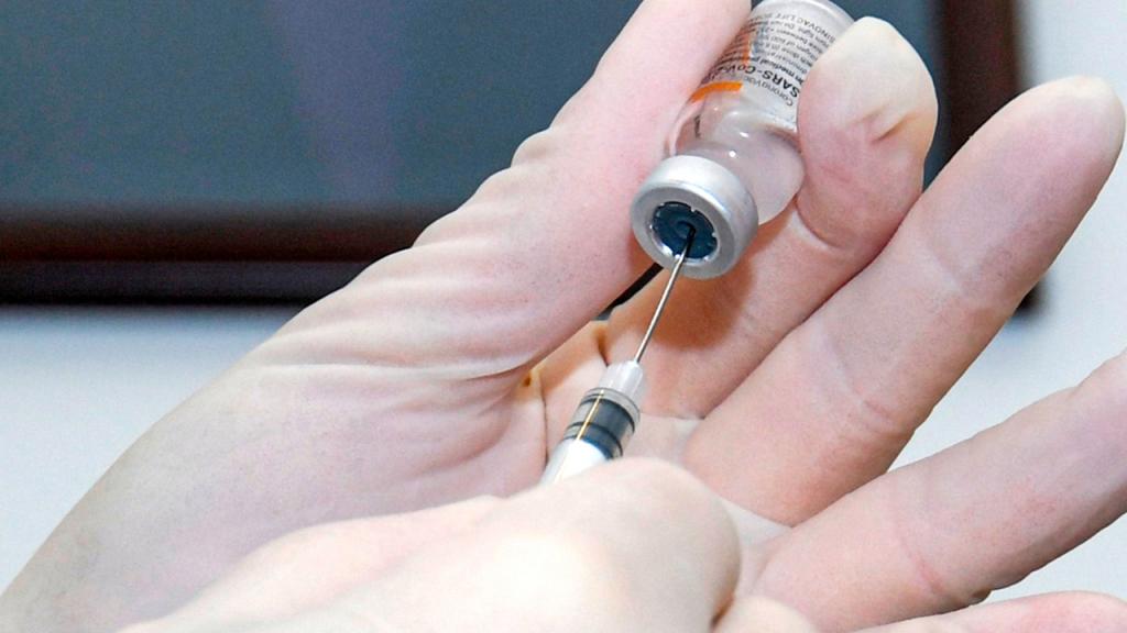 Небольшая вероятность возникновения временного паралича лицевого нерва у привитых вакциной Pfizer от коронавируса