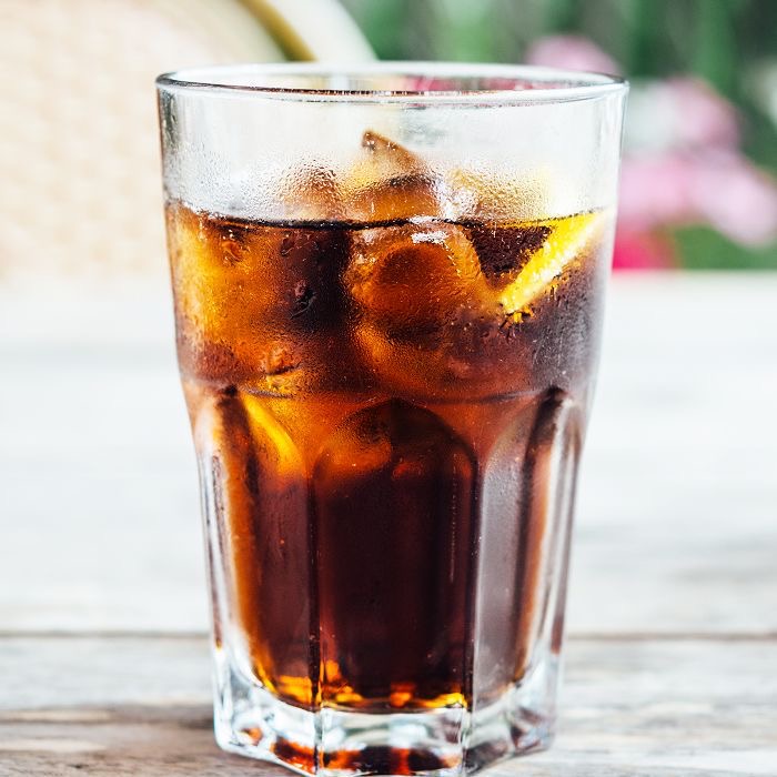 Кофе стимулирует секрецию желудочного сока: от каких напитков пучит живот