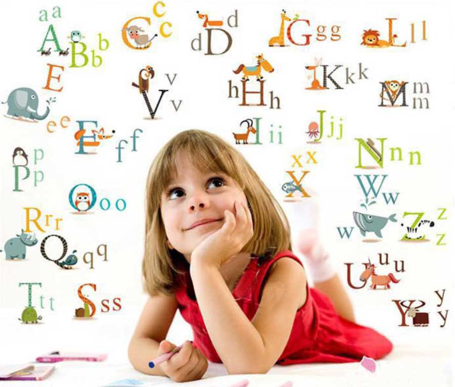 Новое исследование показало, что изучение второго языка с детства повышает внимательность и когнитивную гибкость во взрослой жизни