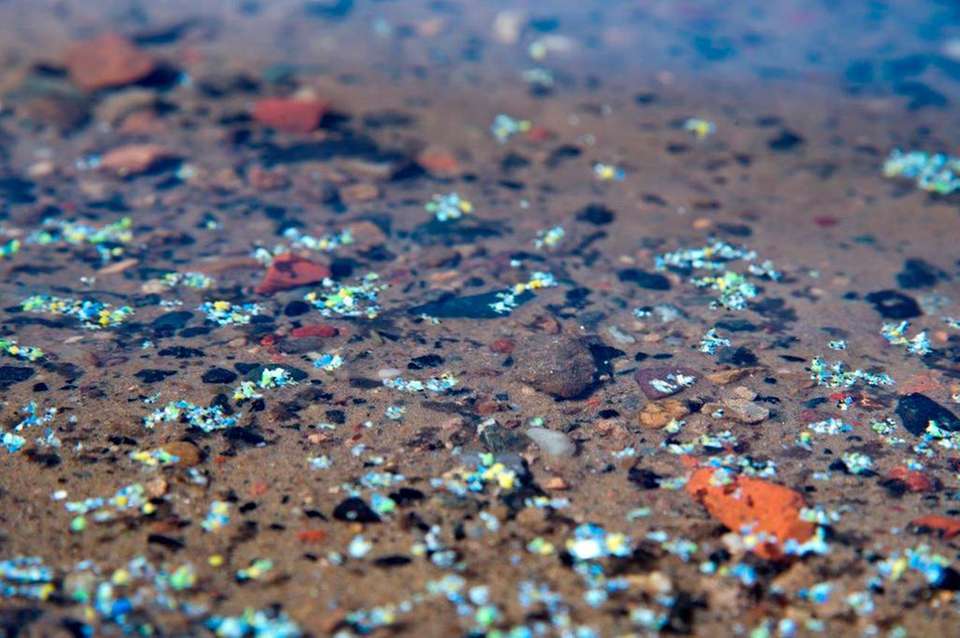 Ученые подсчитали, что только из реки Ганг в океан попадает миллиард частиц пластика каждый день