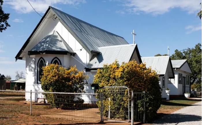 В Австралии выставляют на продажу церкви по цене от 15 000 $, и это возможность переделать старые здания в необычные дома