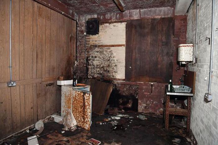 Заброшенный бункер времен холодной войны, спрятанный в пригороде Кардиффа, выставили на аукцион за £40 000