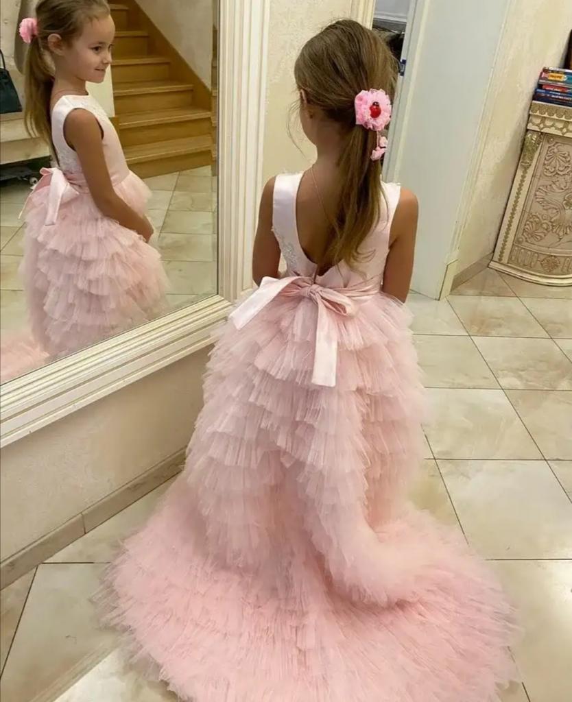 Оксана Федорова любит баловать дочь роскошным платьями: самые красивые наряды юной балерины