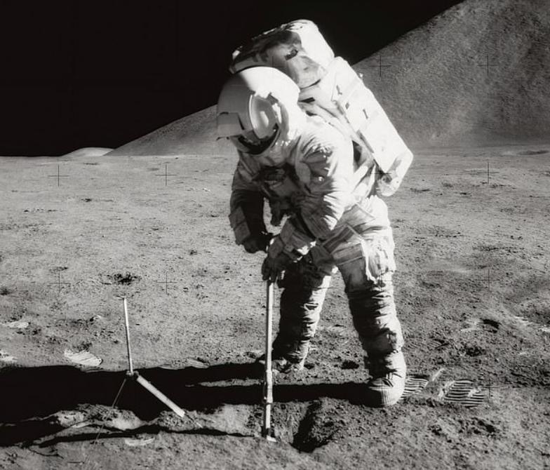 Получено невероятно детальное изображение Луны с помощью радиолокационного сигнала: удалось даже засечь место посадки «Аполлона-15»