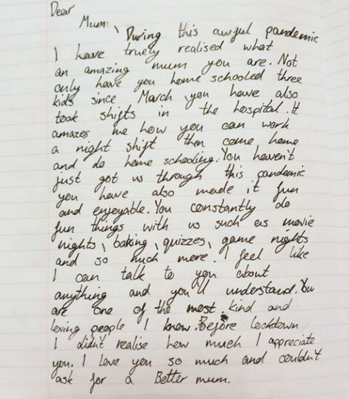 В школе задали написать письмо герою пандемии. 12-летняя девочка выбрала самого близкого человека