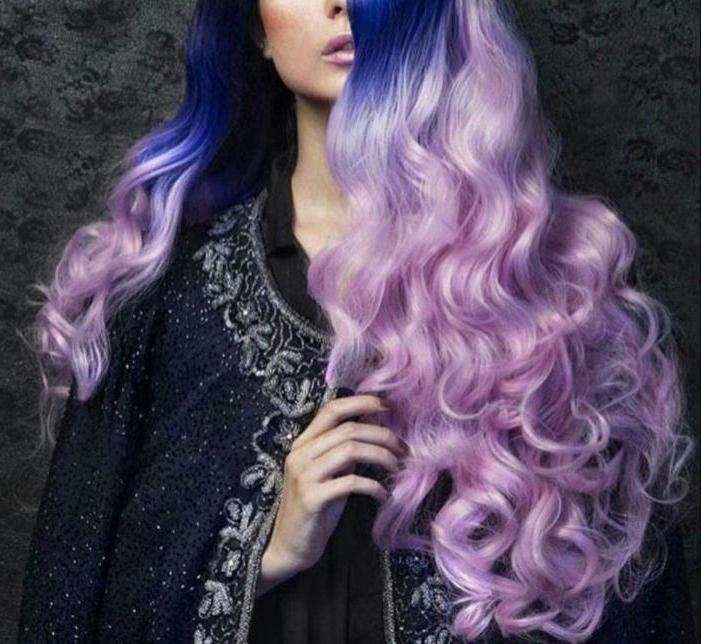 Модное и необычное окрашивание для тех, кто любит яркие цвета: 10 эффектных причесок с фиолетовыми волосами