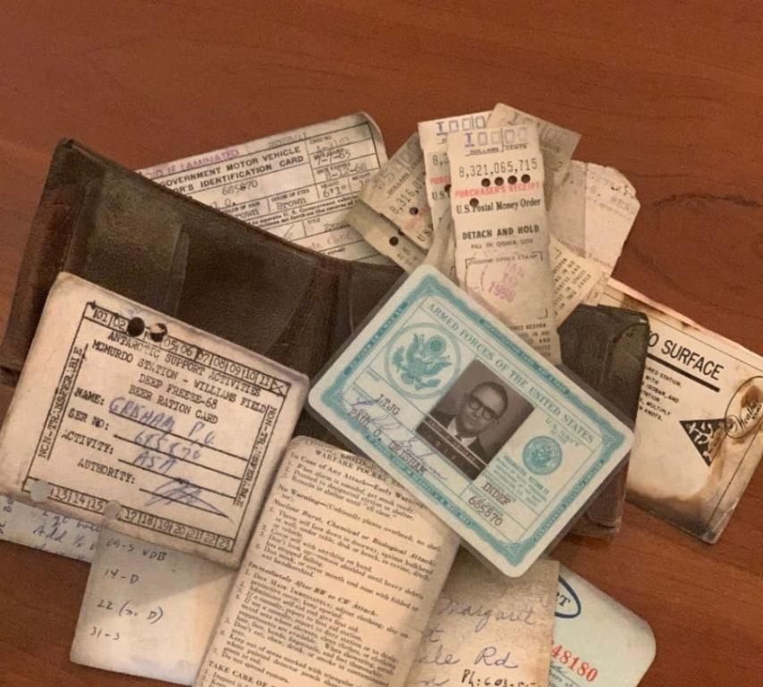 Потерял в Антарктиде 53 года назад: мужчине вернули кошелек, с которым он "не виделся" с 1968-го