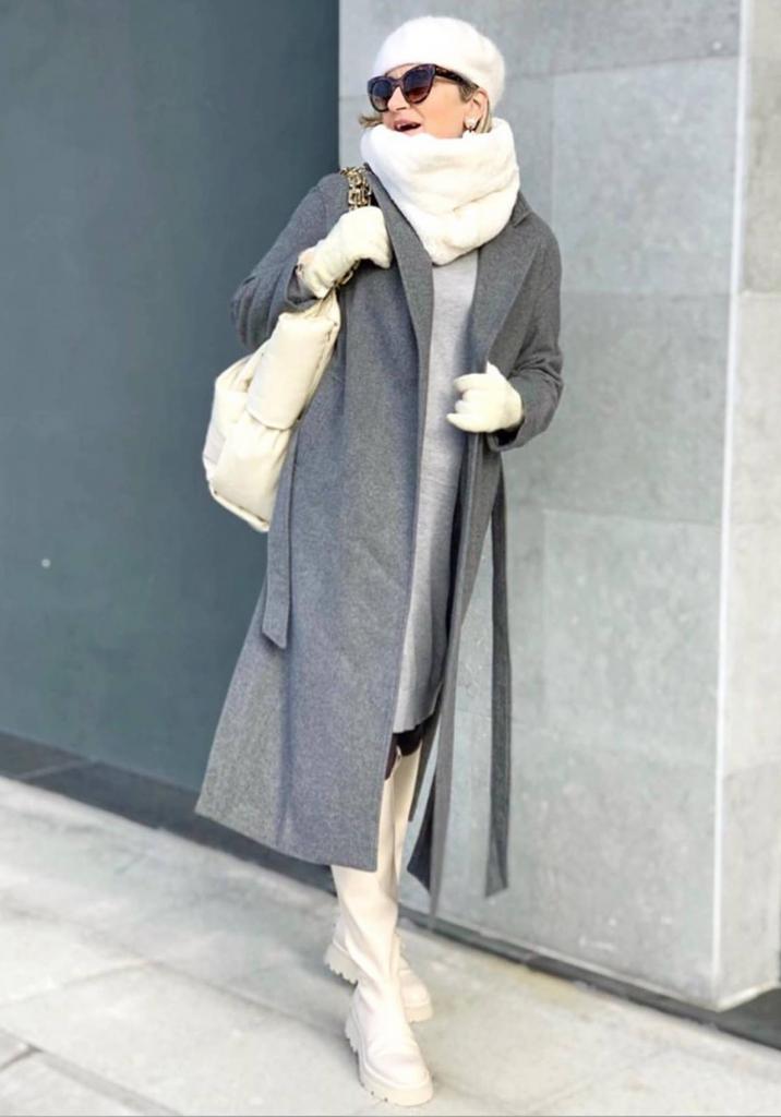 Когда на улице холодно: модные теплые образы 2021 в неярких тонах для женщин 45+