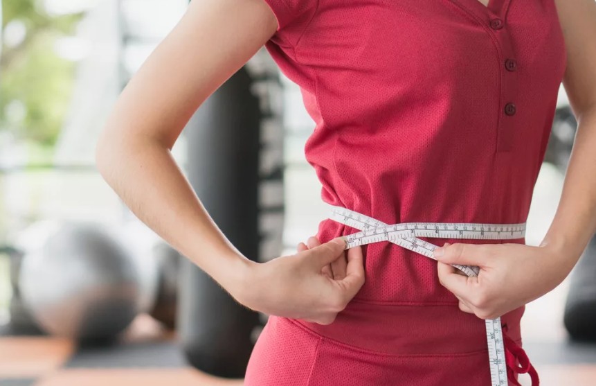 Последствия самостоятельного похудения могут быть негативными: расстройство пищевого поведения и дефицит калорий
