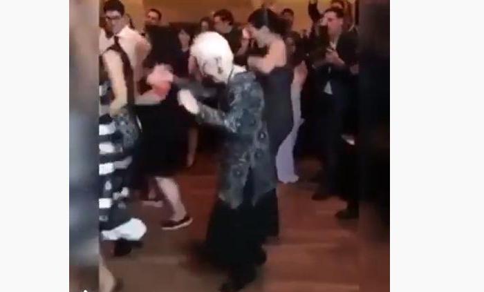 В 97 хочу танцевать так же: старушка дала фору молодым под хит Modern Talking (видео)