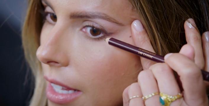 Звездный визажист Карисса Феррери показала, как с помощью макияжа сделать глаза больше