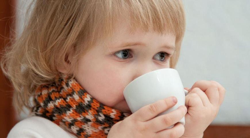 Чай с ромашкой может навредить подростку и другие травяные напитки, которые нельзя давать детям