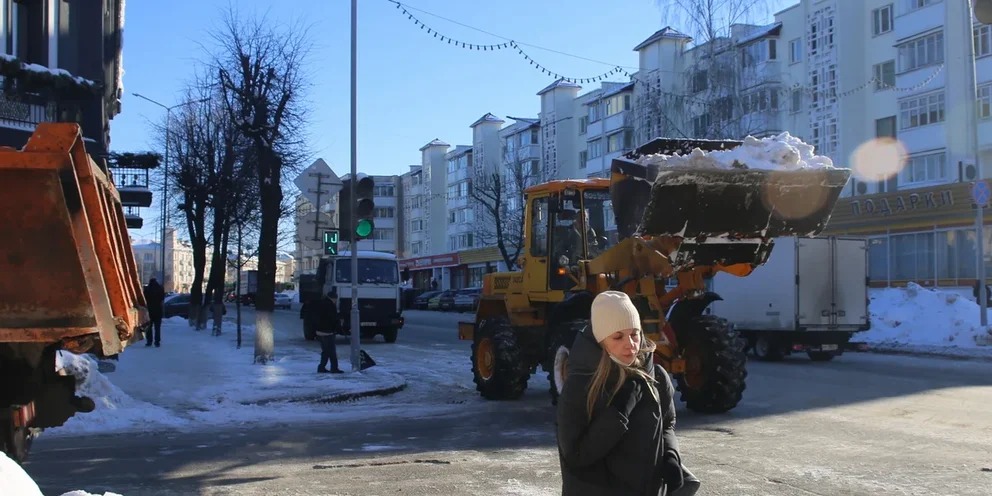Обещали - сделали: в Москве очистили от снега около 80% дорог и придомовых территорий