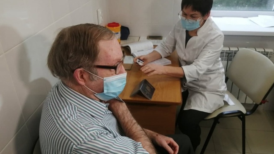 Гражданин США стал первым иностранцем, сделавшим прививку от коронавируса в Крыму