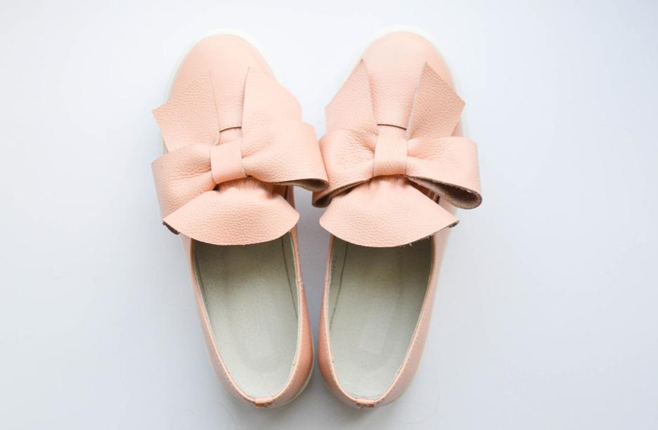 Дизайнеры советуют быть яркими весной-2021 и носить обувь в конфетных розовых оттенках