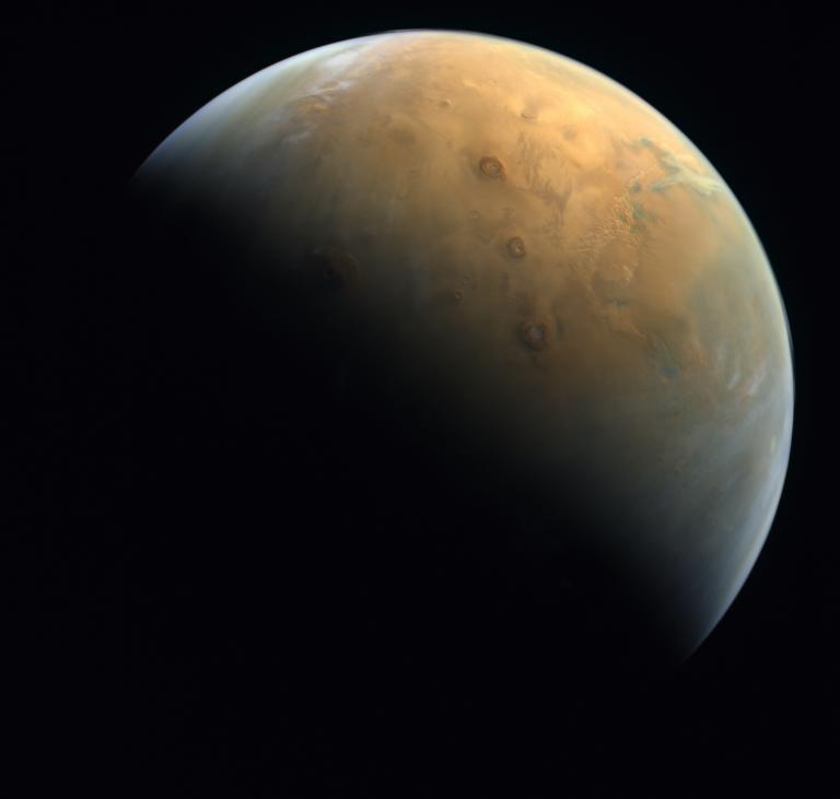 Получены новые снимки Марса с орбитального аппарата ОАЭ Hope orbiter