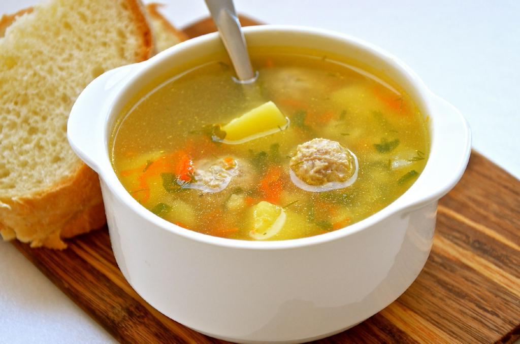 Ежедневное употребление супа помогает поддерживать здоровый вес: советы диетолога