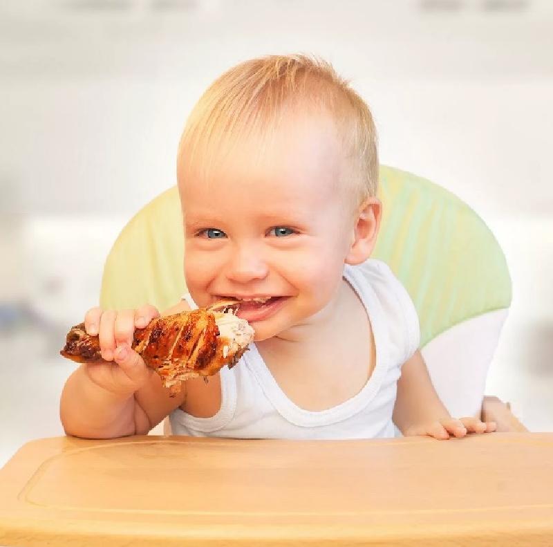 "Железо из мяса легче усваивается": диетолог объяснила, каким мясом лучше кормить ребенка