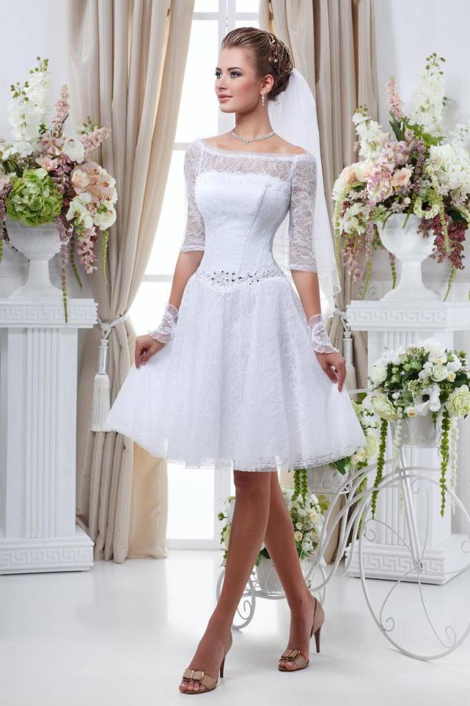 Новинки свадебных платьев: модные образы 2021 года